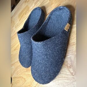 Toni Pons Navy Blue Wool Slippers - Women’s Size 8.5 - EUC - Rubber Sole Spain